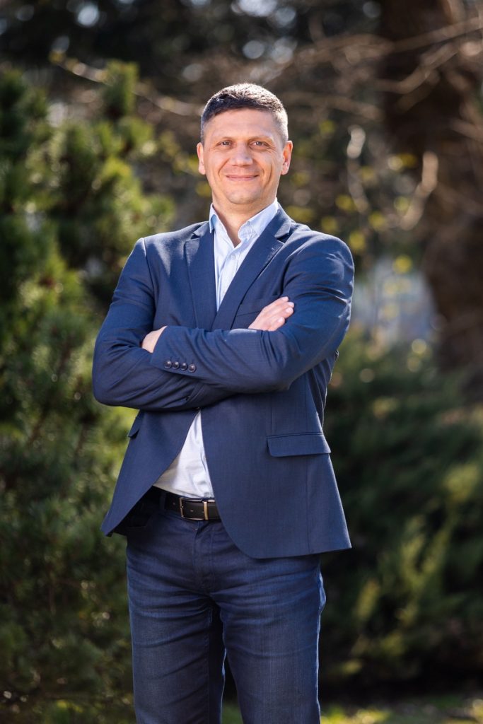 dr. Klemen Belhar